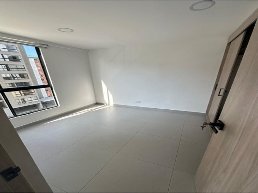 Apartamento en venta en Calasanz, Medellín · foto 7 de 24