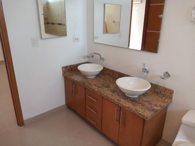 Casa de 4 alcobas en venta en La Estancia, Villa del Rosario, 219 m² · foto 9 de 18