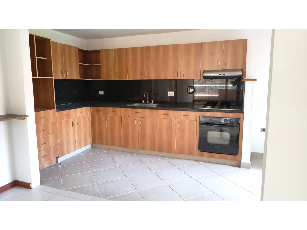 Apartamento en arriendo en Ciudad Del Río, Medellín · foto 3 de 14