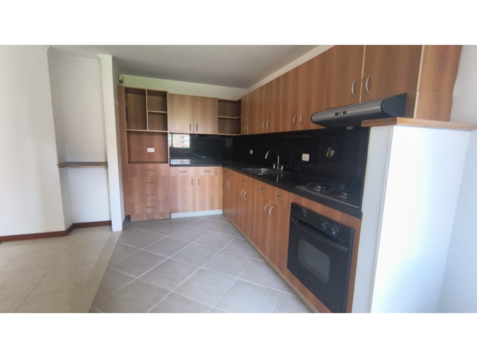 Apartamento en arriendo en Ciudad Del Río, Medellín · foto 4 de 14