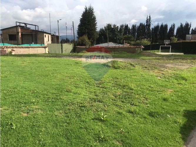 Lote en venta en Chuntame, Cajicá, 1047 m² · foto 2 de 10