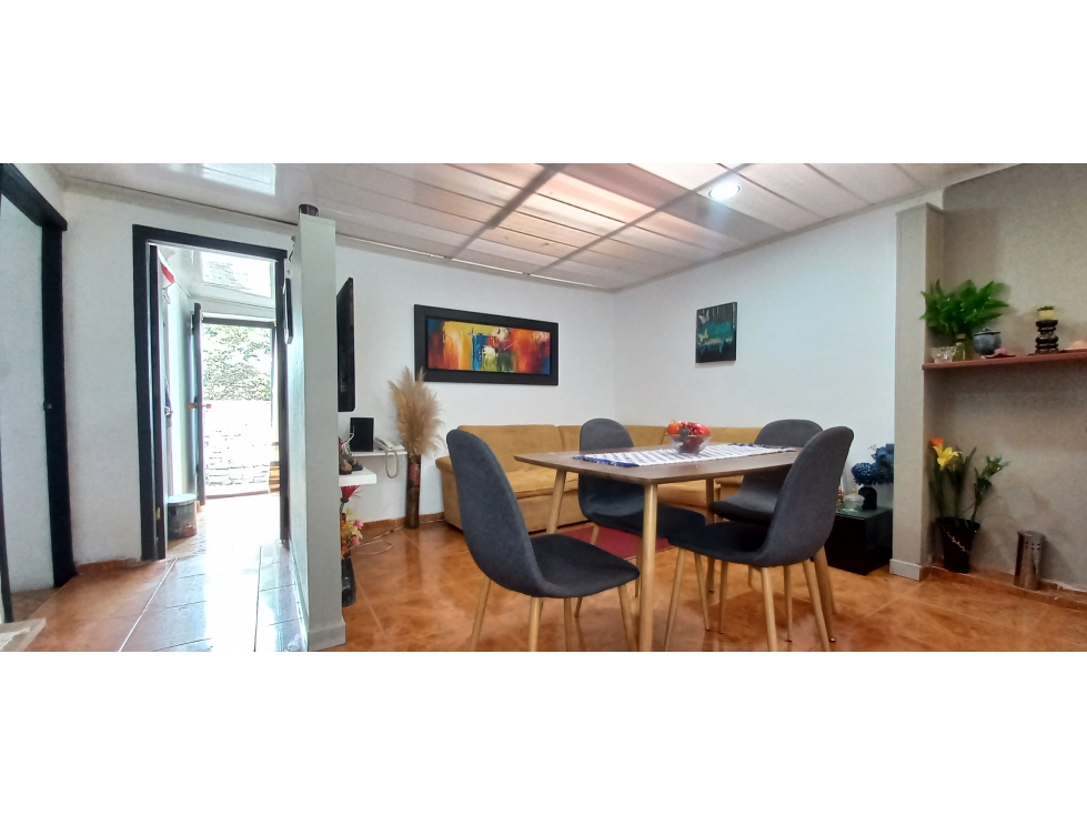 Casa en venta en Ciudad Jardin Norte, Bogotá · foto 8 de 19