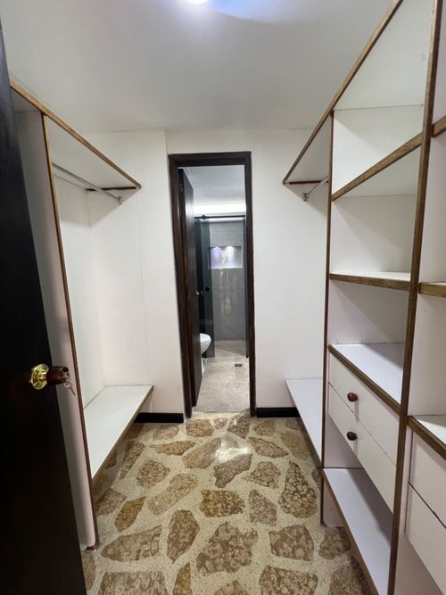 Apartamento de 4 alcobas en arriendo en Laureles, Medellín, 180 m² · foto 24 de 24