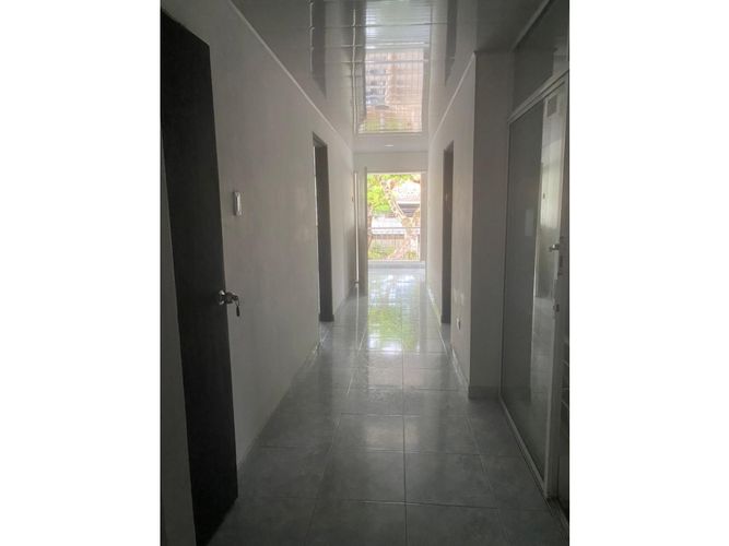 Casa de 8 alcobas en venta en San Vicente, Cali, 576 m² · foto 17 de 21