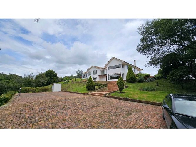 Casa de 5 alcobas en venta en Yerbabuena, Chía, 550 m² · foto 2 de 24