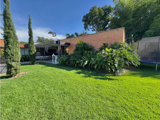 Casa de 3 alcobas en venta en Cerritos, Pereira, 390 m² · foto 2 de 24