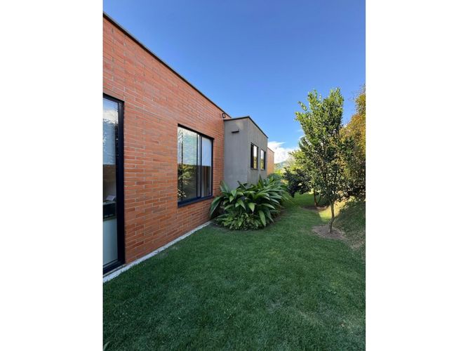 Casa de 3 alcobas en venta en Cerritos, Pereira, 390 m² · foto 19 de 24