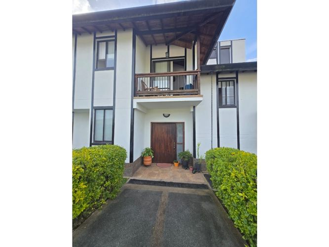Casa de 3 alcobas en venta en El Congal, Armenia, 218 m² · foto 2 de 24