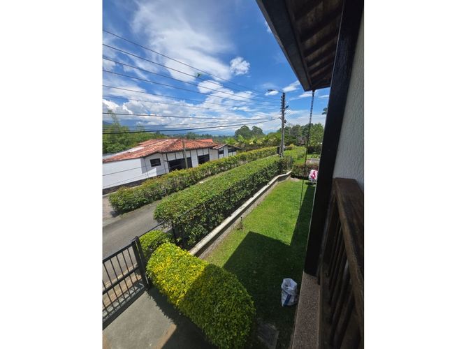 Casa de 3 alcobas en venta en El Congal, Armenia, 218 m² · foto 5 de 24