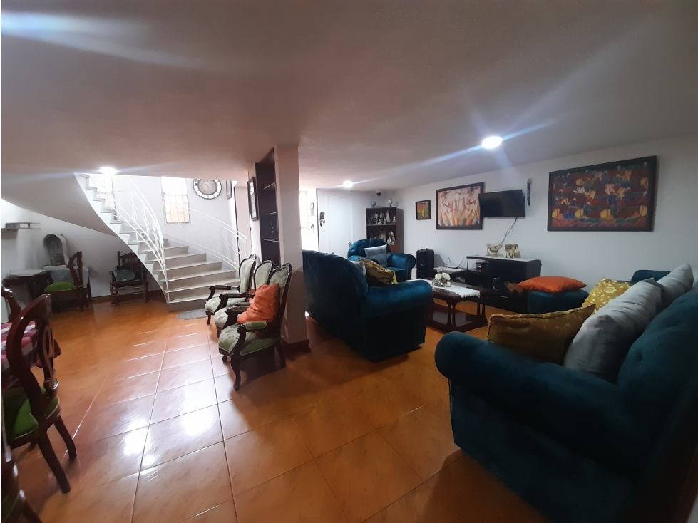 Casa en venta en Normandia, Bogotá · foto 2 de 17
