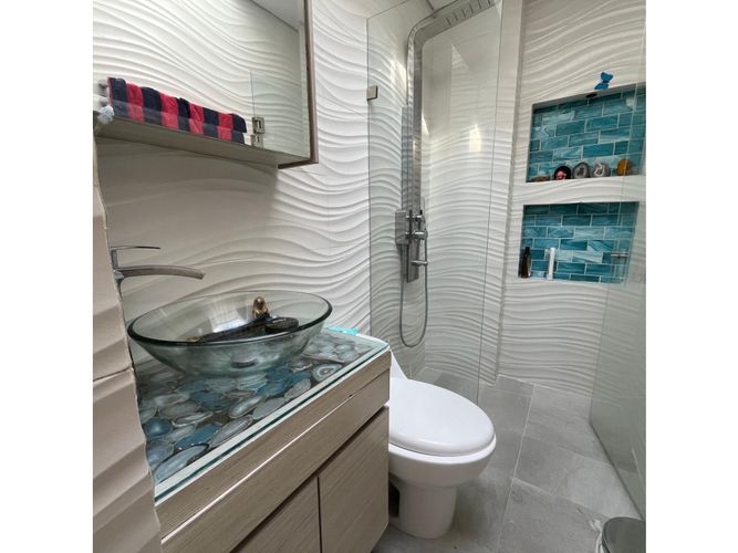 Casa en venta en Loma Del Esmeraldal, Envigado, 238 m² · foto 11 de 13