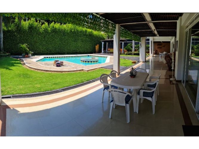 Casa de 7 alcobas en venta en Pance, Cali, 940 m² · foto 3 de 24