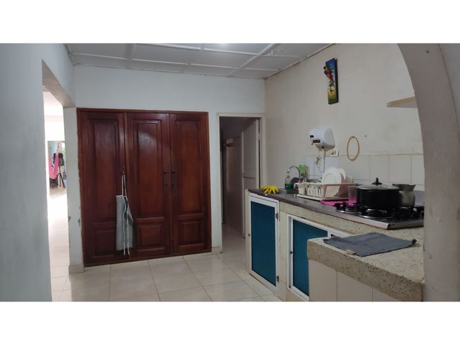 Casa de 7 alcobas en venta en El Eden, Montería, 310 m² · foto 2 de 13