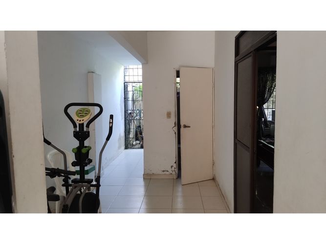 Casa de 7 alcobas en venta en El Eden, Montería, 310 m² · foto 5 de 13