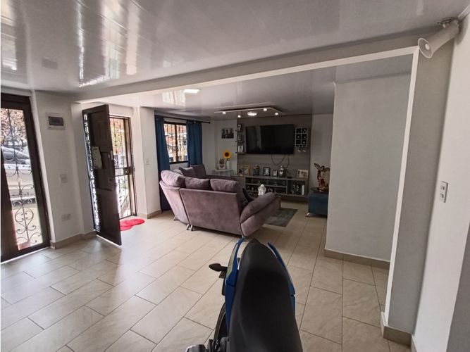 Casa de 3 alcobas en venta en Campo Valdes No.1, Medellín, 130 m² · foto 5 de 22