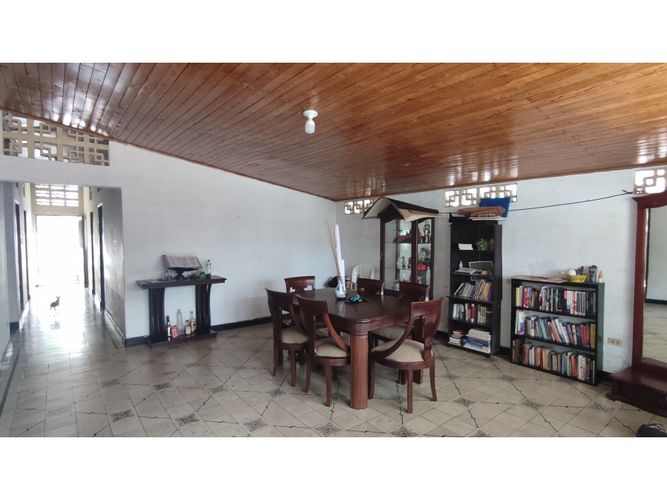 Casa de 4 alcobas en venta en Los Laureles, Montería, 280 m² · foto 3 de 16
