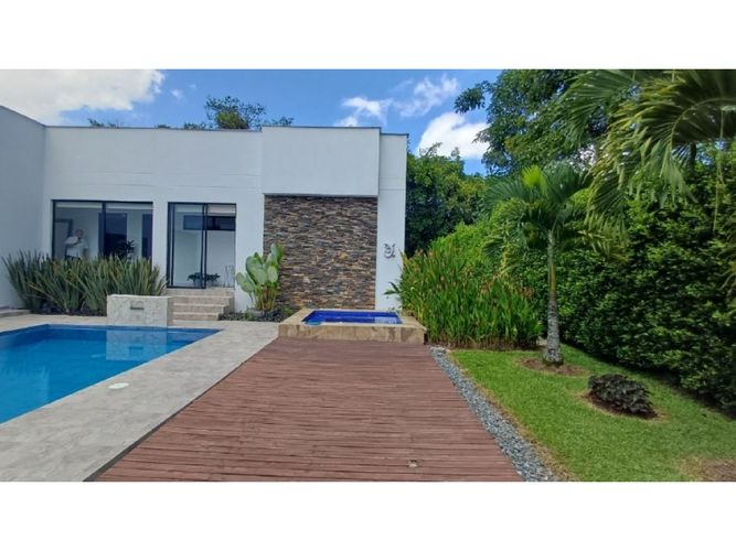 Casa de 4 alcobas en venta en Cerritos, Pereira, 280 m² · foto 2 de 22