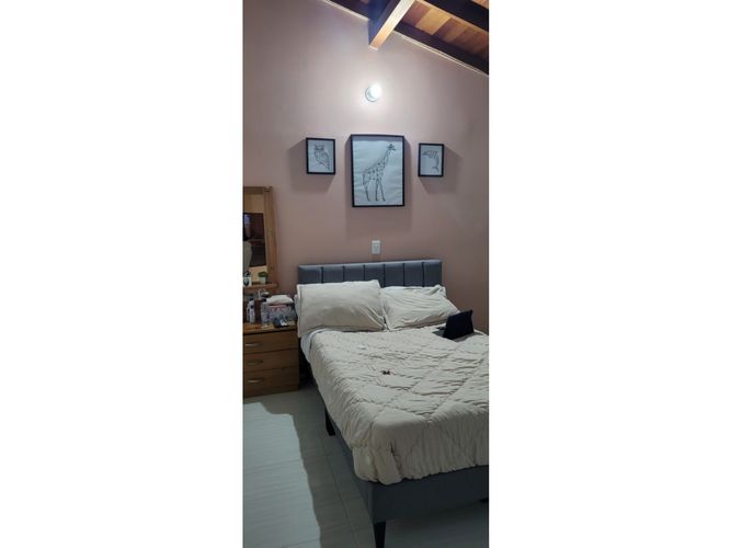 Casa de 3 alcobas en venta en Cerritos, Pereira, 350 m² · foto 11 de 12