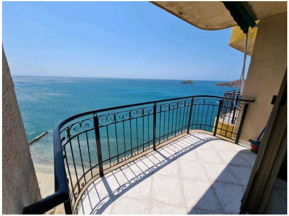 Apartamento en venta en Rodadero Sur, Santa Marta · foto 2 de 19