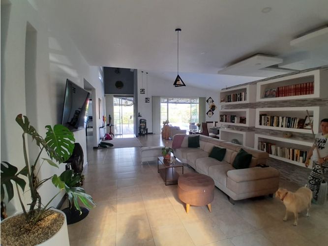 Casa de 4 alcobas en venta en Cerritos, Pereira, 450 m² · foto 4 de 17