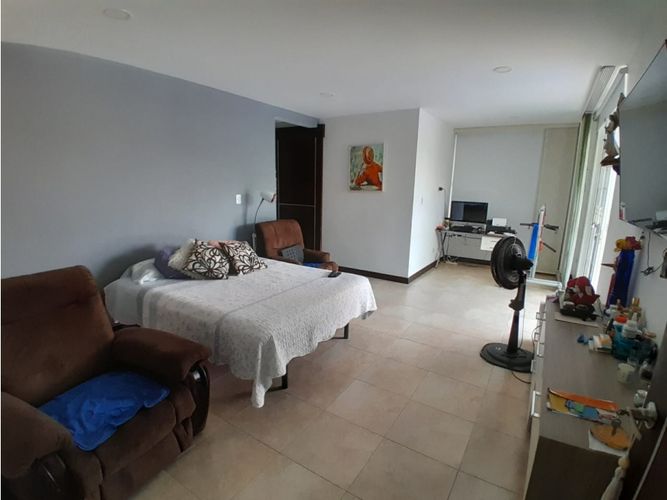 Casa de 4 alcobas en venta en Cerritos, Pereira, 450 m² · foto 13 de 17