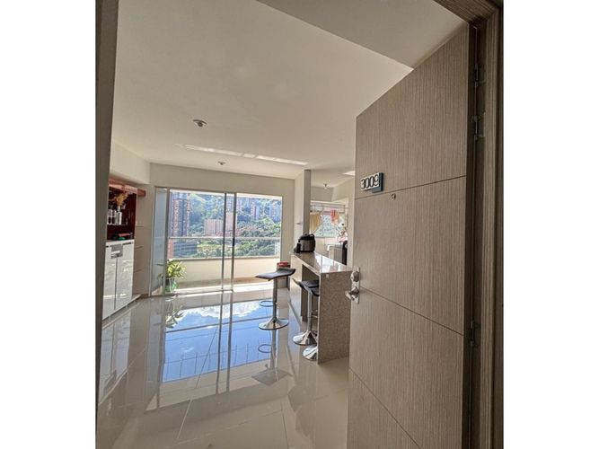 Apartamento de 2 alcobas en venta en Tres Esquinas, Envigado, 79 m² · foto 3 de 23