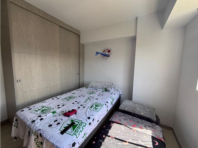 Apartamento de 2 alcobas en venta en Tres Esquinas, Envigado, 79 m² · foto 10 de 23