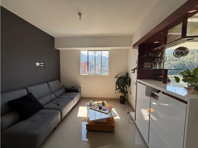 Apartamento de 2 alcobas en venta en Tres Esquinas, Envigado, 79 m² · foto 13 de 23