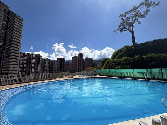 Apartamento de 2 alcobas en venta en Tres Esquinas, Envigado, 79 m² · foto 16 de 23