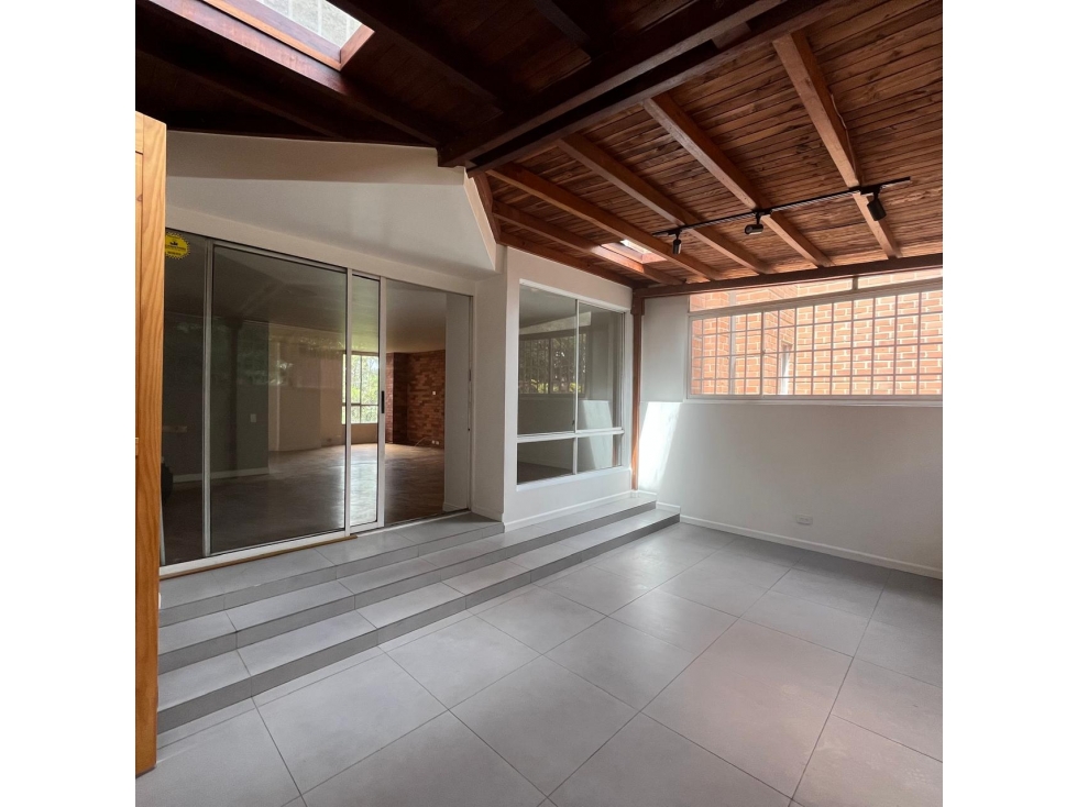 Apartamento en venta en El Poblado, Medellín · foto 2 de 19