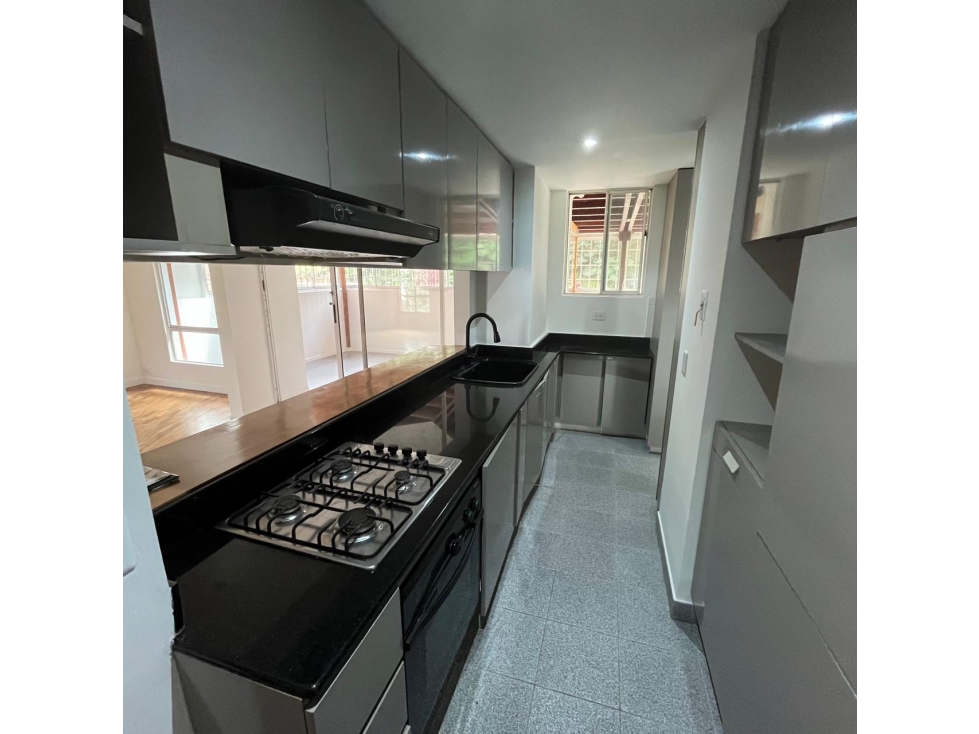 Apartamento en venta en El Poblado, Medellín · foto 8 de 19