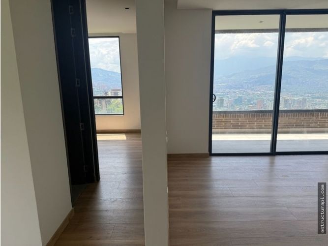 Apartamento de 3 alcobas en venta en Vía Las Palmas, Medellín, 140 m² · foto 3 de 13