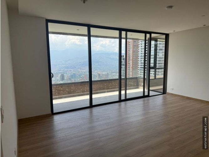 Apartamento de 3 alcobas en venta en Vía Las Palmas, Medellín, 140 m² · foto 4 de 13