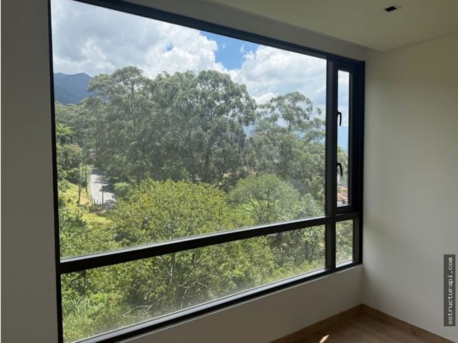 Apartamento de 3 alcobas en venta en Vía Las Palmas, Medellín, 140 m² · foto 9 de 13
