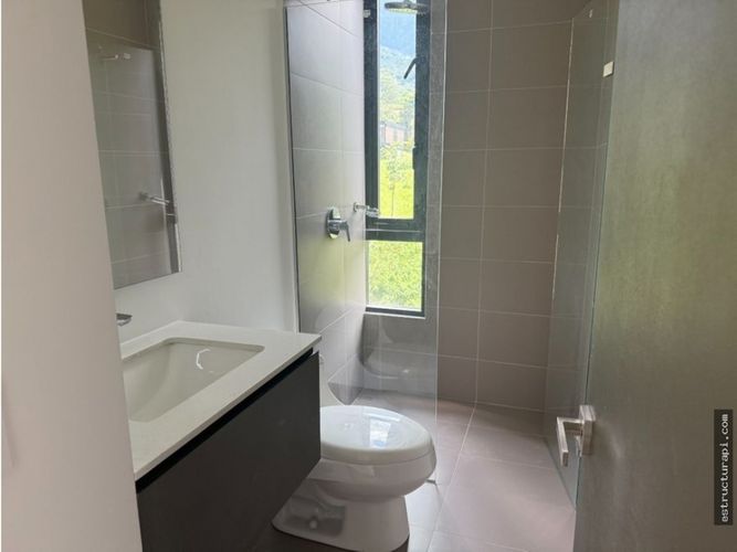 Apartamento de 3 alcobas en venta en Vía Las Palmas, Medellín, 140 m² · foto 11 de 13