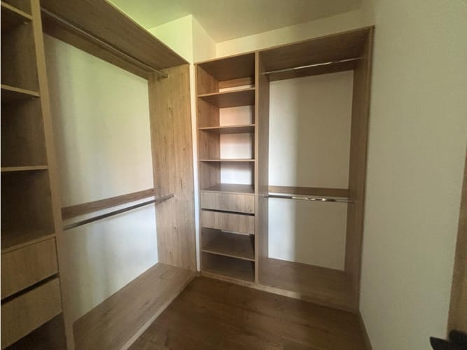 Apartamento de 2 alcobas en venta en El Poblado, Medellín, 172 m² · foto 10 de 18