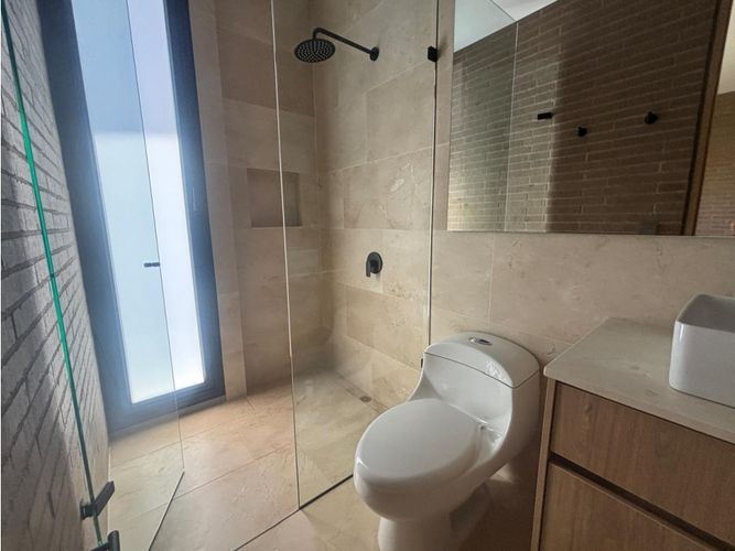 Apartamento de 2 alcobas en venta en El Poblado, Medellín, 172 m² · foto 12 de 18