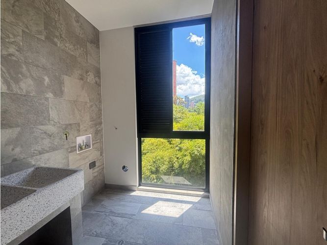 Apartamento de 2 alcobas en venta en El Poblado, Medellín, 172 m² · foto 16 de 18