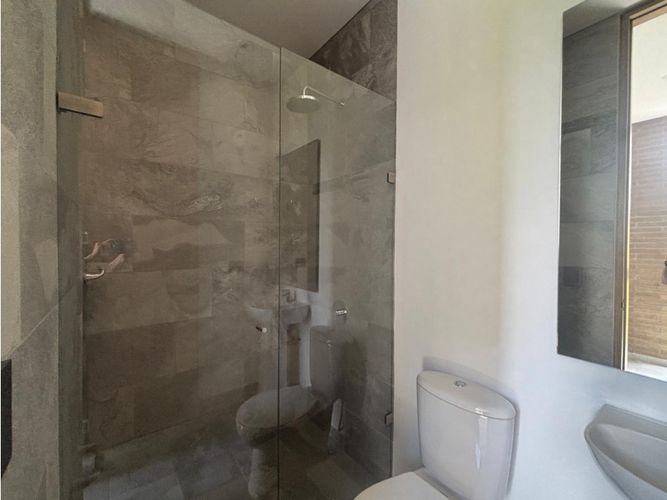 Apartamento de 2 alcobas en venta en El Poblado, Medellín, 172 m² · foto 18 de 18