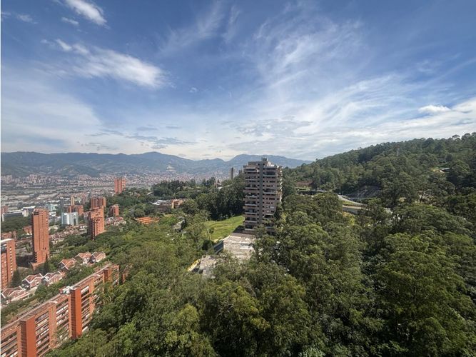 Apartamento de 4 alcobas en venta en El Poblado, Medellín, 170 m² · foto 2 de 24