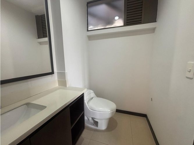 Apartamento de 4 alcobas en venta en El Poblado, Medellín, 170 m² · foto 5 de 24