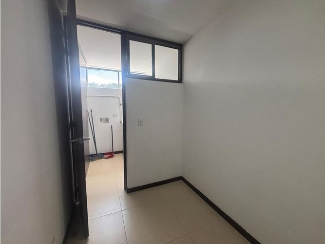 Apartamento de 4 alcobas en venta en El Poblado, Medellín, 170 m² · foto 8 de 24