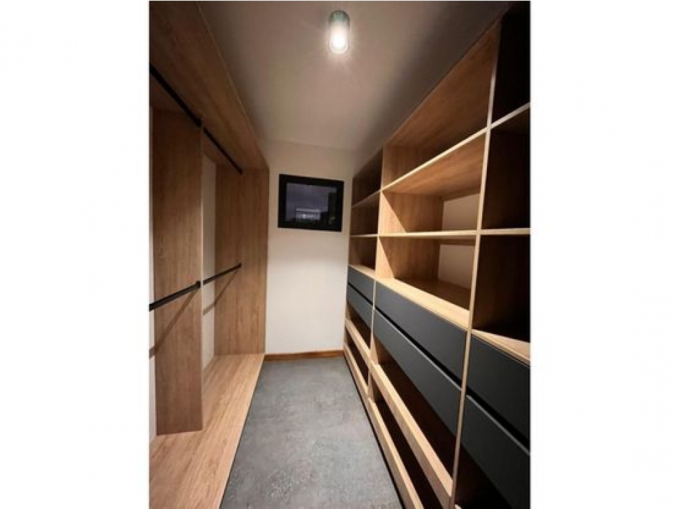 Apartamento en venta en El Poblado, Medellín · foto 3 de 15