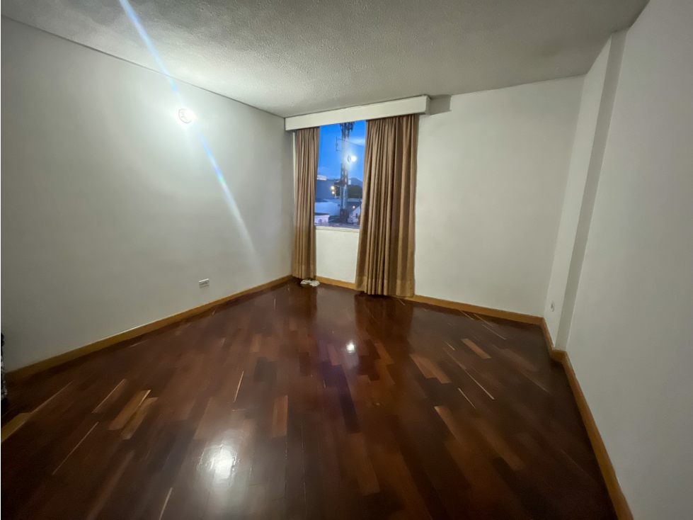 Apartamento en venta en Pontevedra, Bogotá · foto 6 de 23