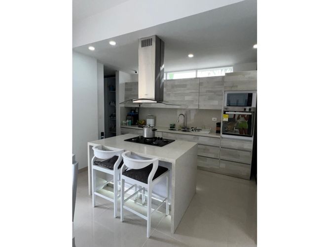 Casa de 4 alcobas en venta en Nuevo Ricaurte, Villavicencio, 1003 m² · foto 8 de 24