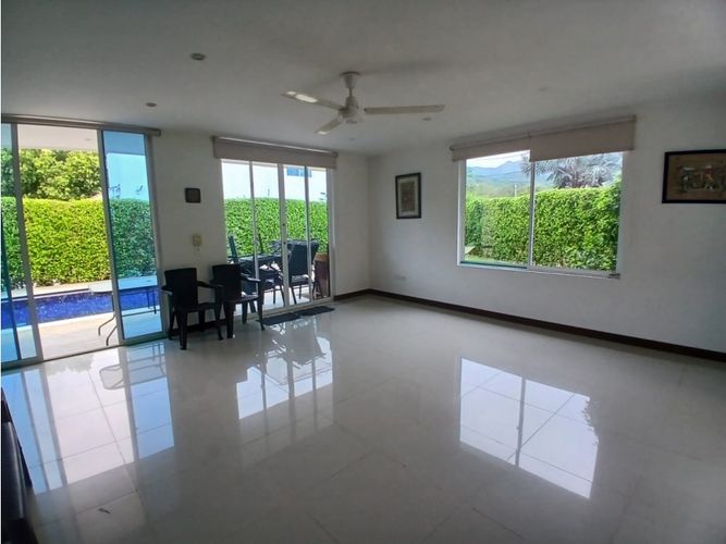 Casa de 4 alcobas en arriendo en Cn. Los Tulipanes, Girardot, 179 m² · foto 5 de 24