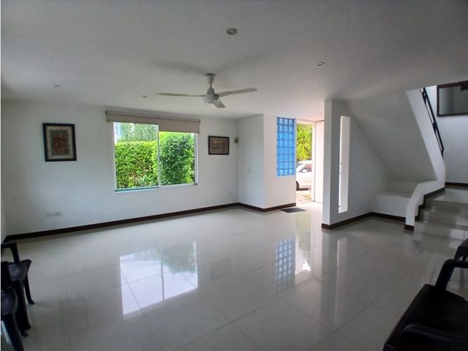 Casa de 4 alcobas en arriendo en Cn. Los Tulipanes, Girardot, 179 m² · foto 7 de 24
