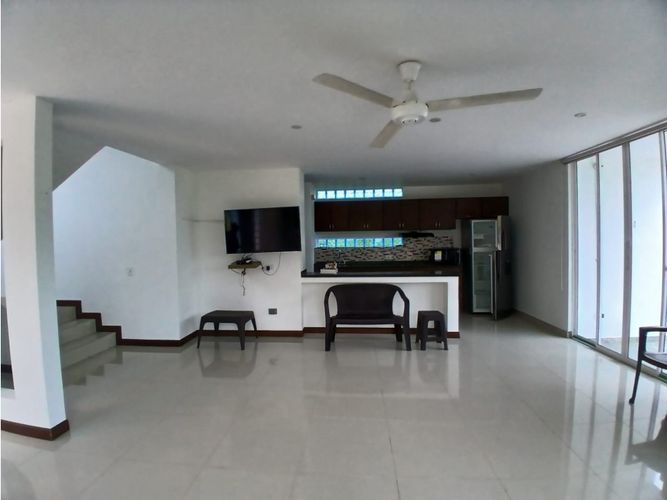 Casa de 4 alcobas en arriendo en Cn. Los Tulipanes, Girardot, 179 m² · foto 8 de 24