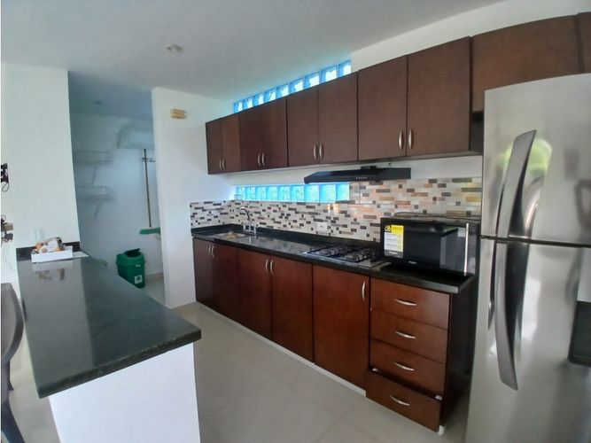 Casa de 4 alcobas en arriendo en Cn. Los Tulipanes, Girardot, 179 m² · foto 9 de 24