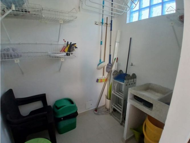 Casa de 4 alcobas en arriendo en Cn. Los Tulipanes, Girardot, 179 m² · foto 11 de 24